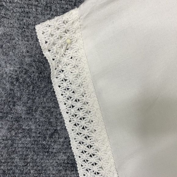 Bindya Coverup White Flowing Kimono Sleeve Crochet Lace Pom-poms Tassels OS - Picture 10 of 10